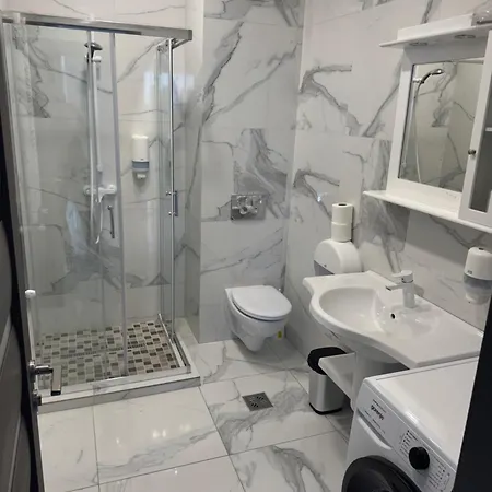 Virgo 3 Summerland Apartment *